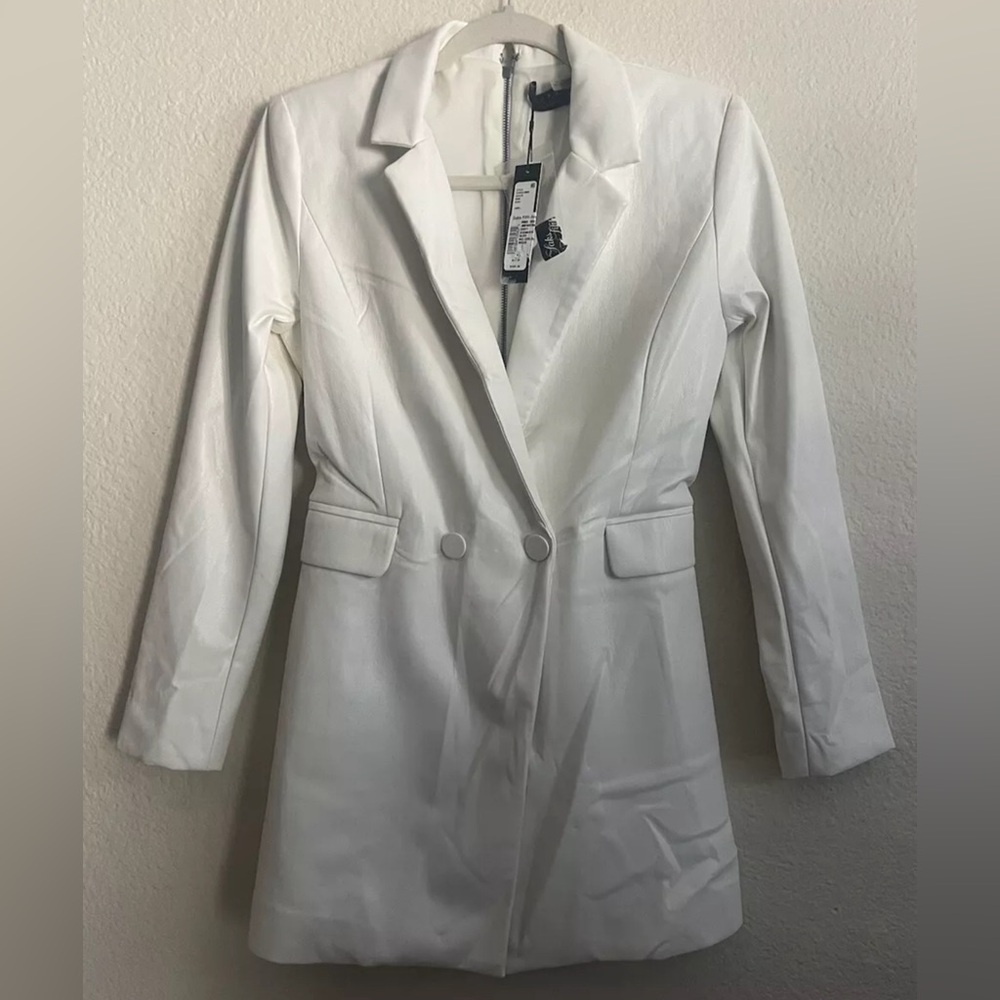 Alice and Olivia Faux Kyrie Tuxedo White Romper Jacket $495 New - Picture 2 of 11